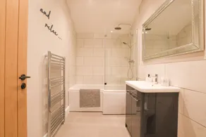 The Piglets - Bathroom