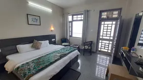 FORTUNE HEIGHTS HOMESTAY- Best Forest view & Peaceful surrounding - Room