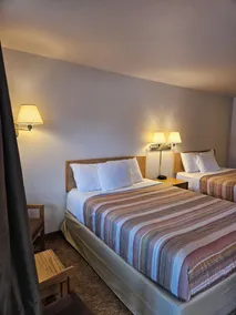 Yellowstone River Motel - Room