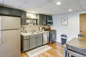 Fish, Swim + Relax: Modern Condo by Lake Huron! - Interiör