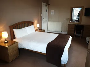 Commercial Hotel - Room