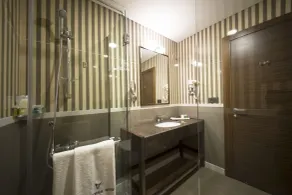 Urban Central Suites - Beirut - Bathroom