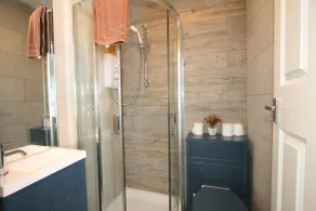 Central Serviced Apartments - Bathroom