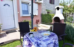 Lovely accommodation with private garden - Balkon