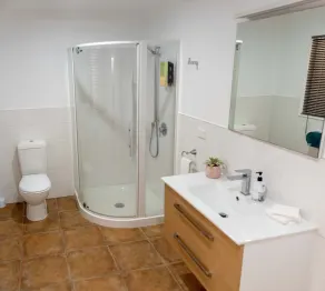 Raglan Sunset - Bathroom