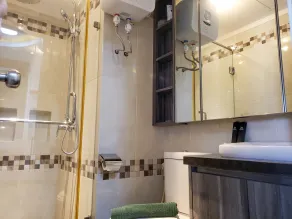 Nice And Cozy Living 2Br Apartment At Green Bay Pluit - Bathroom