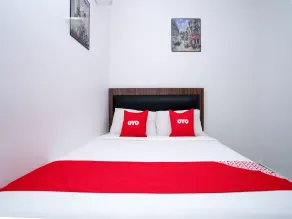 OYO 44093 Vrm Hotel - Room