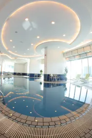Tamani Marina Hotel & Apartments - Piscina