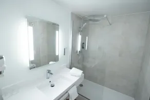 B&B HOTEL Mons Gare - Bathroom