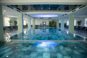Ramada Encore by Wyndham Midyat - Piscina