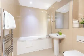 Skyvillion - Tower Point Enfield 2bed Wbalcony - Badeværelse
