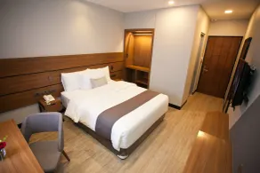 Embassy Hotel - Chambre