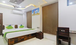 Itsy Hotels J A Royal Suites Manikonda - Room