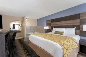 Baymont by Wyndham Cheraw - Room