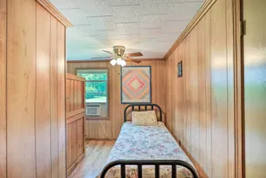 Bonfires & BBQs! Creekside Retreat in Marshall - Innvendig