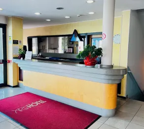 Art & Hotel Treviolo - Réception