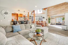 Family Home w/ Hot Tub, 2 Mi to El Dorado Beach! - Interiør