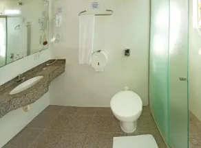 Lira Hotel - Bathroom