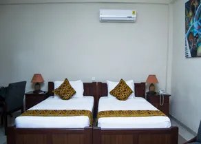 Coconut Grove Regency Hotel - Room