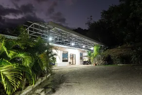 El Faro Containers Beach Hotel - Reception