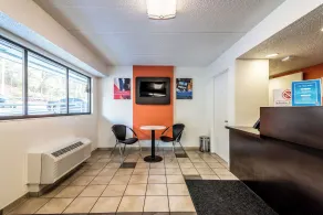 Motel 6-Birmingham, AL - Hall