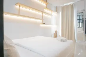 Spacious and Modern Studio Apartment at Atlanta Residences By Travelio - Zimmer