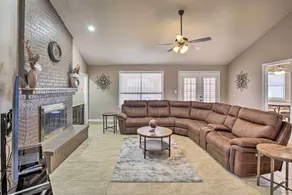 Large Yard: Family-Friendly El Paso Rental Home - Interiør