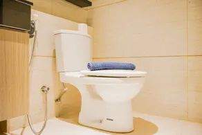 Chic and Spacious 2BR Apartment at Brooklyn Alam Sutera - Bathroom