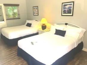 Shorewood Inn - Room