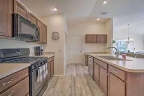 The Villages Retreat w/ Lanai & Lake Views! - Innvendig