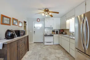 2 Mi to Cmu! Quaint Bungalow w/ Fenced Backyard - Innvendig
