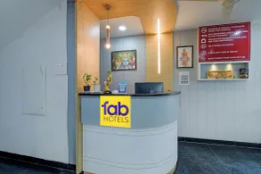 FabHotel Sushmitha Inn - Resepsjon