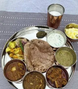 Chaukhamba Homestay - Restaurant