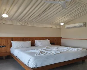 Nirvana Resort and Restaurant - Camera