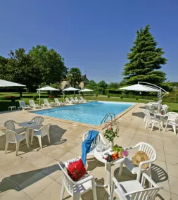 Hôtel Des Roches Les Eyzies De Tayac - Piscine