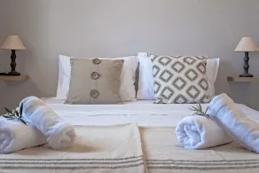 Thalia Bloom Villa Apartments  - Chambre