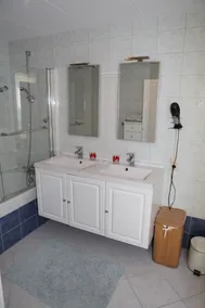 The Pipers - Bathroom