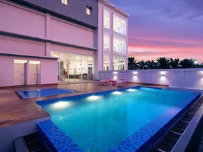 favehotel Kediri - Piscine