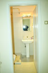 Nakis Apartment Central - Bathroom