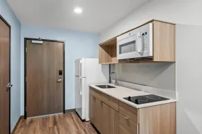 WoodSpring Suites Palm Springs - West Palm Beach - Room