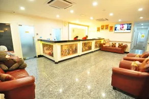1 Million Hotel - Reception