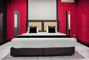 Hotel O near Tugu Simpang Haru formerly Zaara Guest House - Værelse