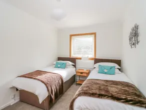 Cromallt - Room