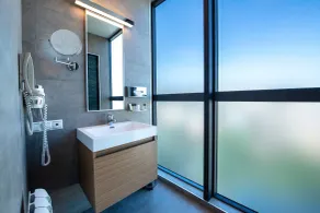 Opera Suite Hotel - Bathroom