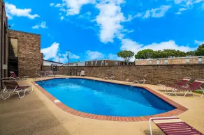 Clarion Pointe Lake Jackson - Clute - Piscine