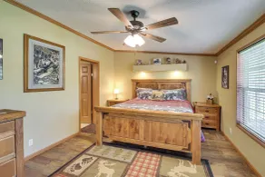 Lakefront Arkansas Home w/ Dock & Sunroom - Interiör
