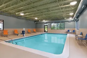Holiday Inn Express Plattsburgh by IHG - Basseng
