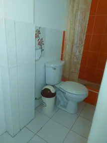 PUERTO PIZARRO INN - Bathroom