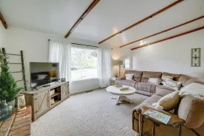 30-Acre Witter Springs Ranch w/ Barn & Views! - Innvendig