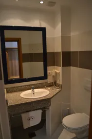 Hotel Doi Taurasi - Bathroom